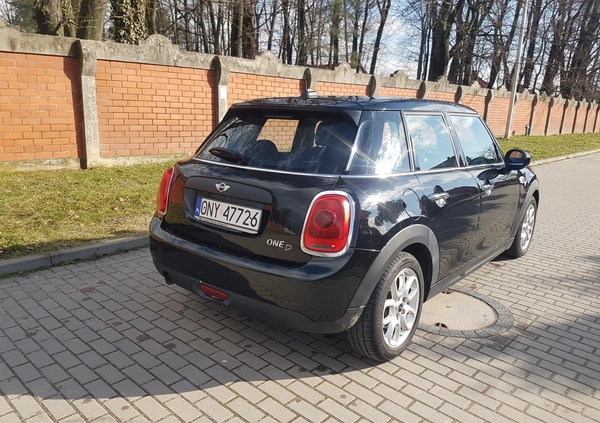 MINI ONE cena 54900 przebieg: 94000, rok produkcji 2017 z Nysa małe 529